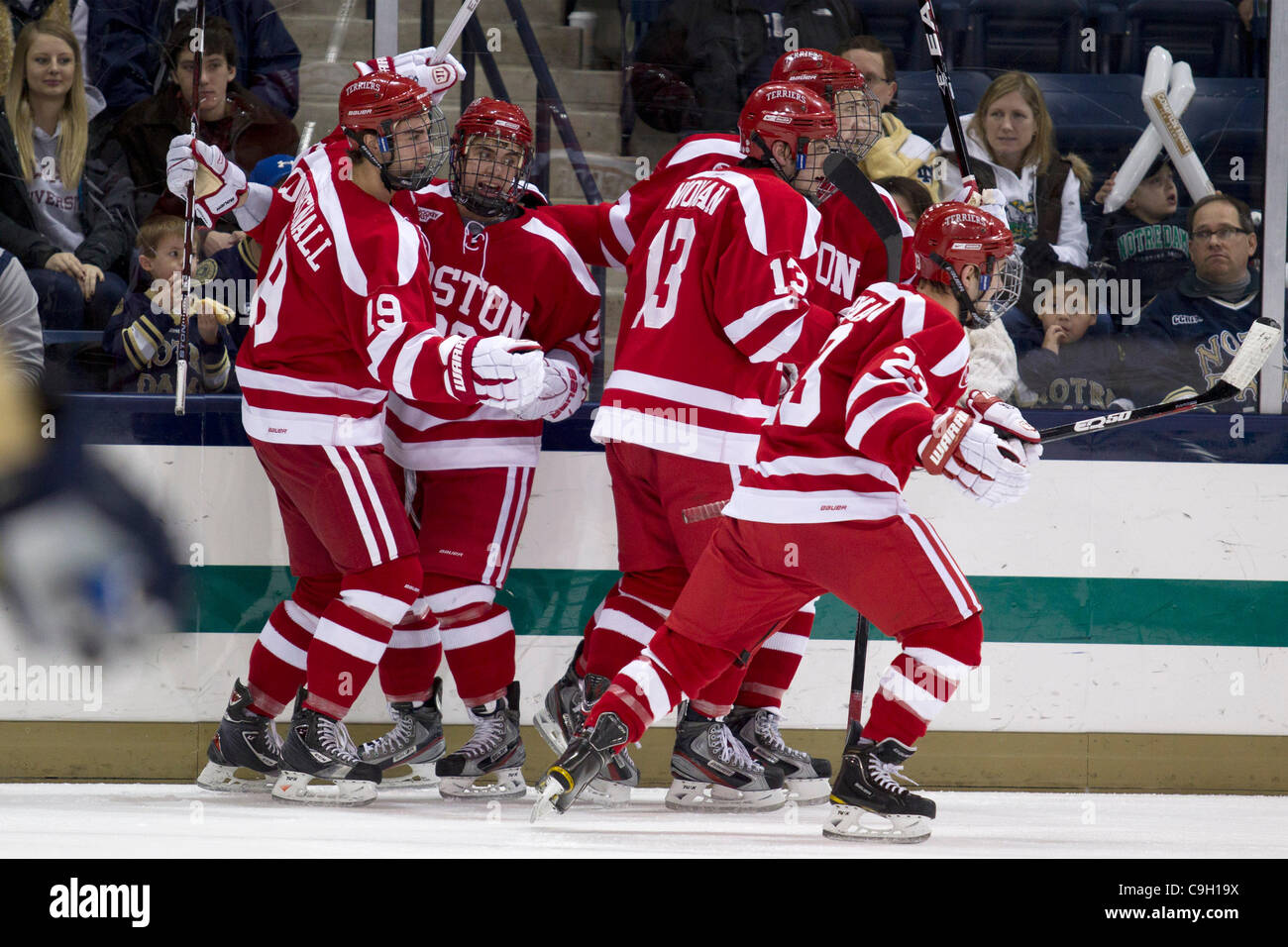 Вильнев признан лучшим новичком недели в Hockey East