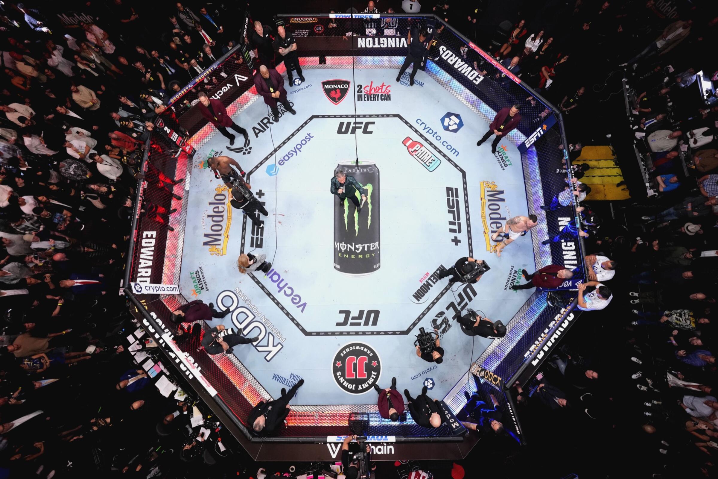 Исторический прорыв: боец UFC Эрнандес подписал первый в истории промоушена контракт с McDonald’s