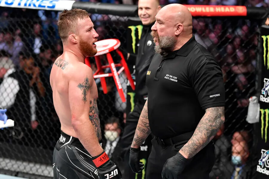 Скандал в UFC: ветеран дисквалифицирован за грубое нарушение, а его победа аннулирована