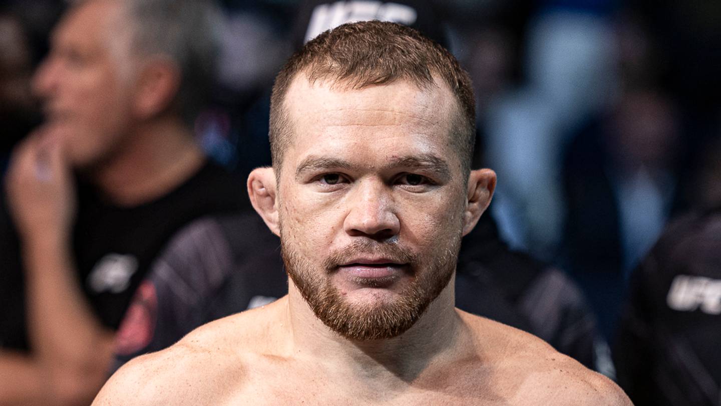 Интрига UFC 333: подробный разбор и прогнозы на предварительный кард боя Волкановски — Евлоев