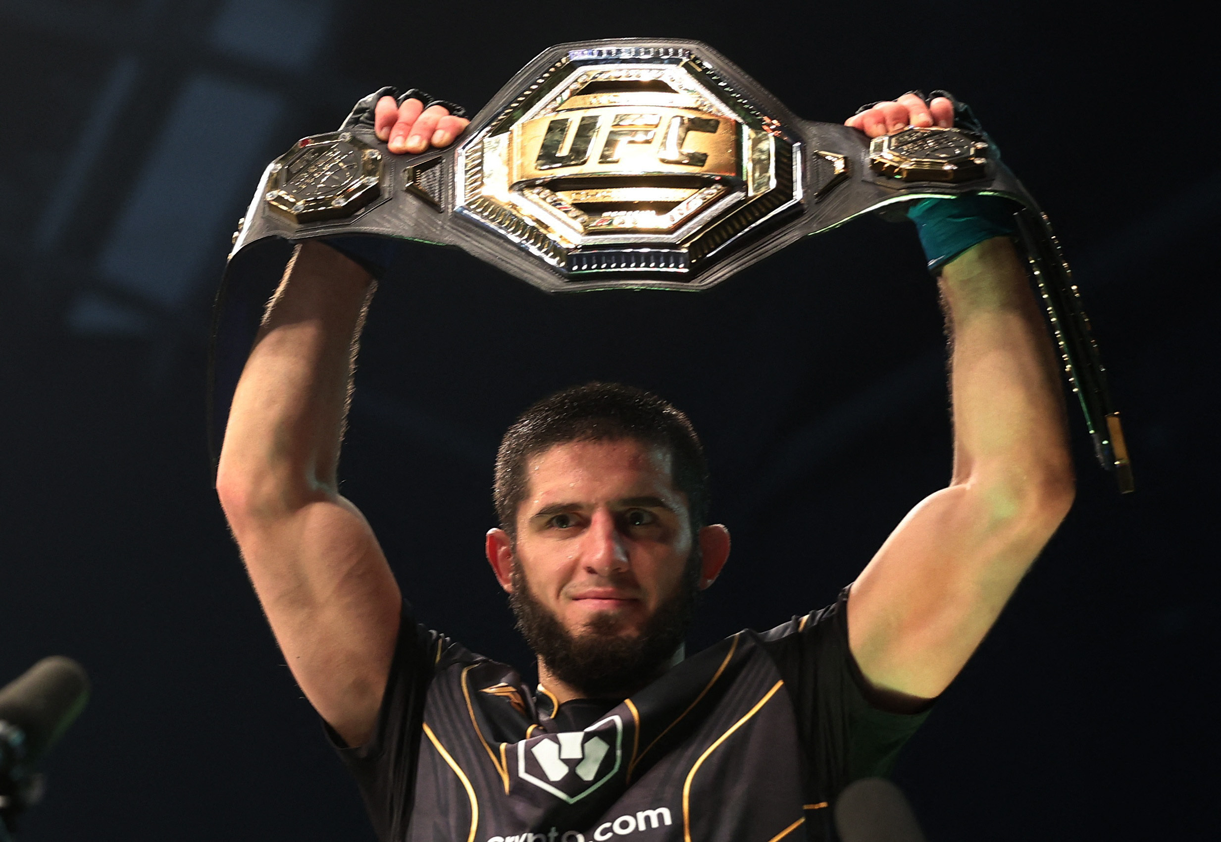Ислам Махачев снялся с титульного боя против Карлоса Прэйса на UFC 336