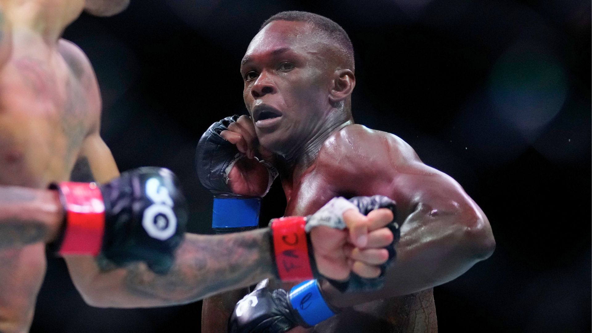 Турнир UFC в Саудовской Аравии пополнился ярким боем в андеркарде главного события с участием Исраэля Адесаньи